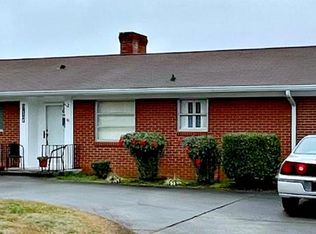 917 Oakwood Dr, Dandridge, TN 37725