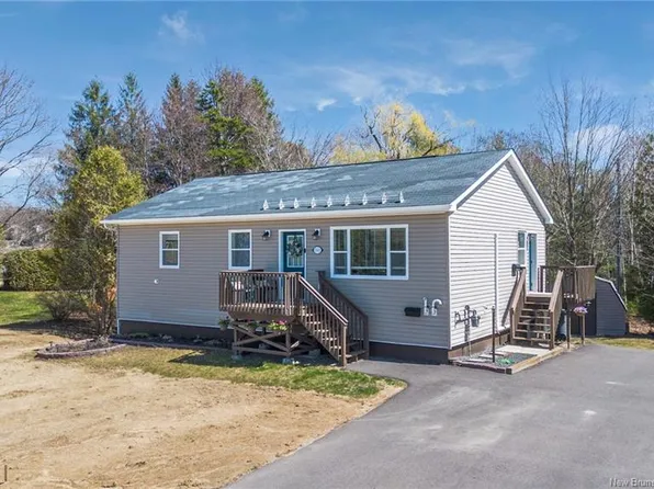 563 Scoullar St, Oromocto, NB E2V 1H3