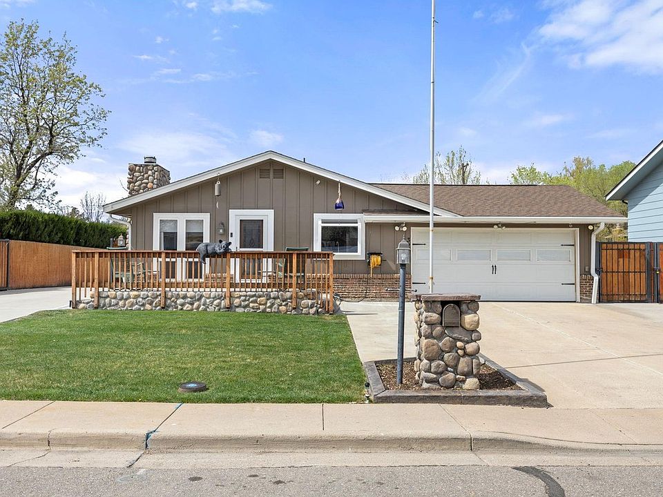 1st image of 3209 Custer Ave