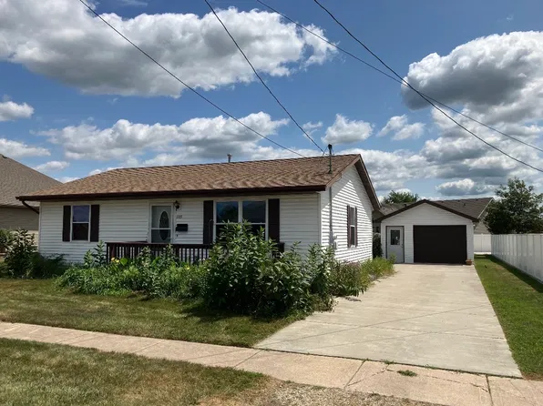 1115 S Broadway St, Coal City, IL 60416