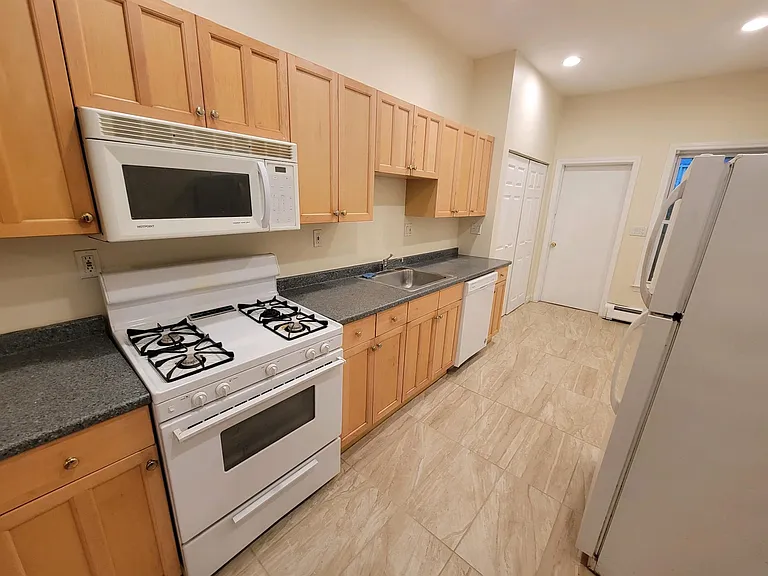 23 Tufts St #1 — Photo 2