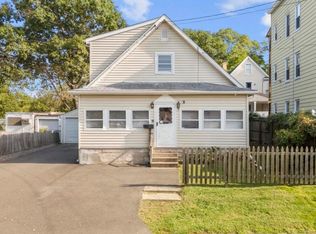 24 Carthage St, Fairfield, CT 06825