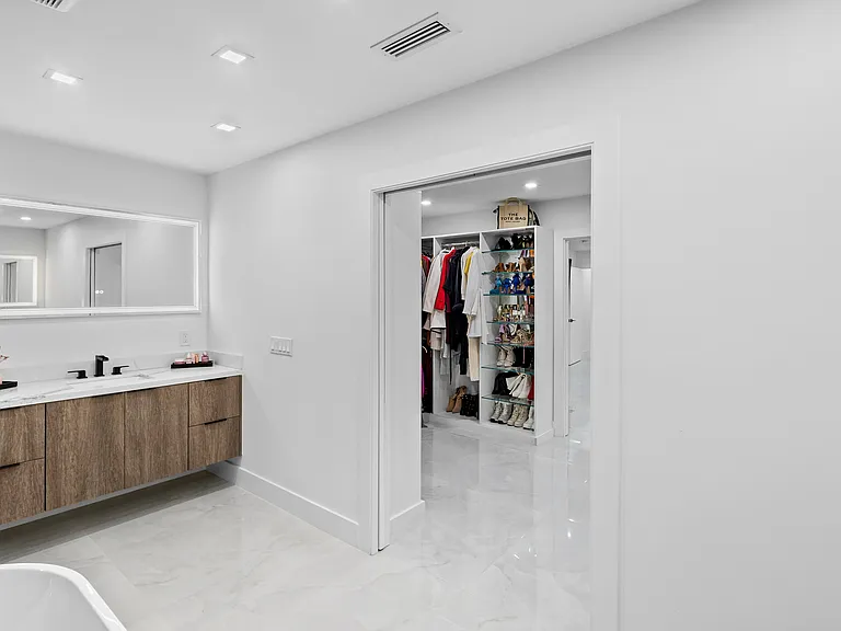 10955 SW 36th St — Photo 6
