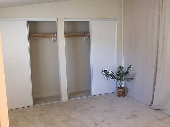 Master room, faces large window