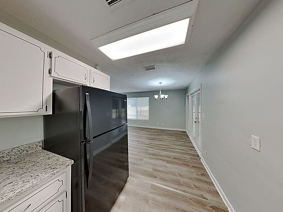 5th image of 2917 Cesery Blvd