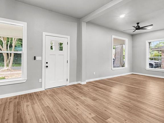 4th image of 1500 Pecan St