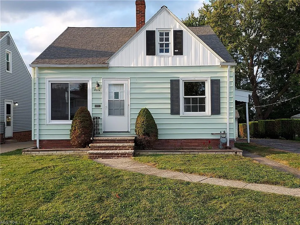 4016 Milford Ave photo 1