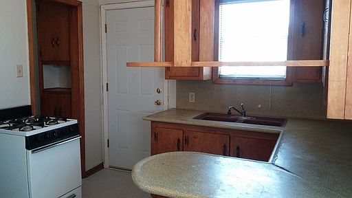 3rd image of 615 W 13th St