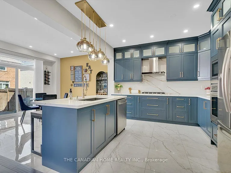 33 Denali Cres — Photo 15