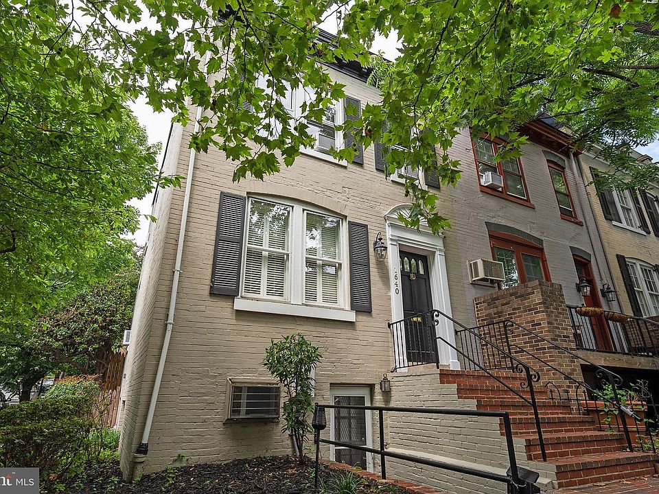 1st image of 1640 33rd St NW