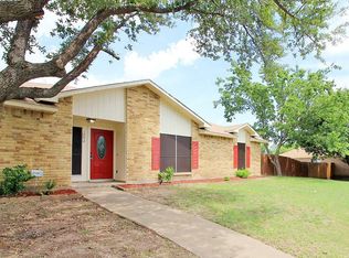 1242 Royal Oak Dr, Desoto, TX 75115