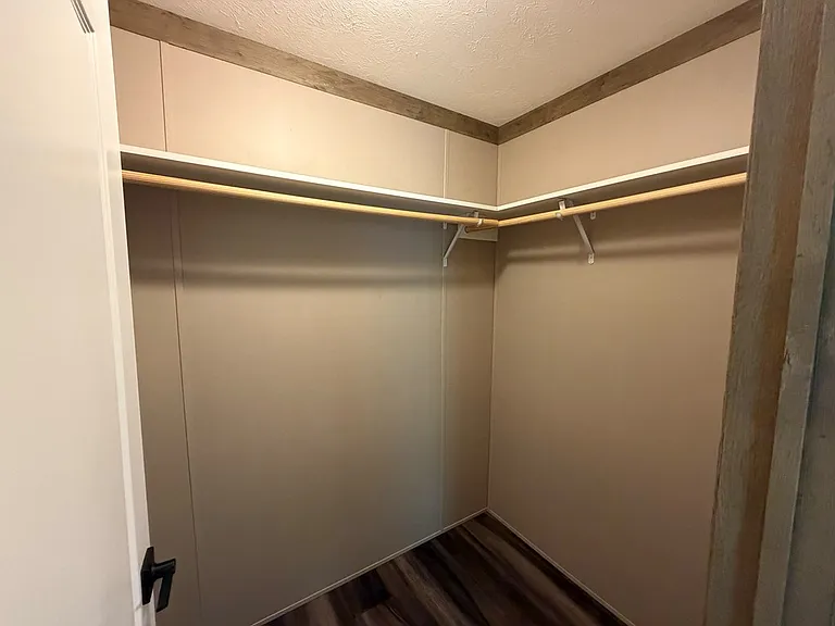 4728 County Road 82 — Photo 17