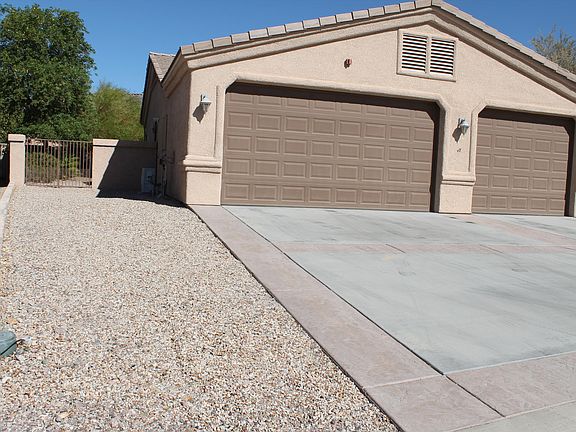 2nd image of 1084 Dafne Ln