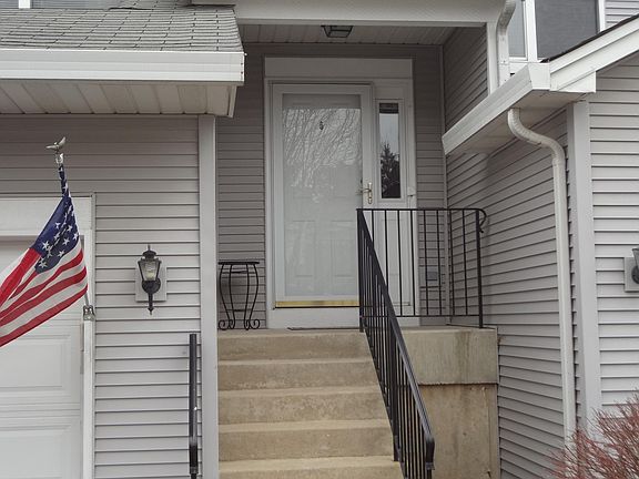 3rd image of 139 Woodland Cir