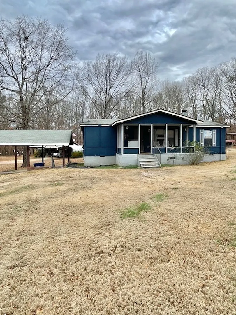 Building Photo - 640 Lee Road 424