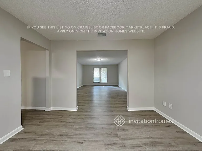 2505 Desiree Way — Photo 8
