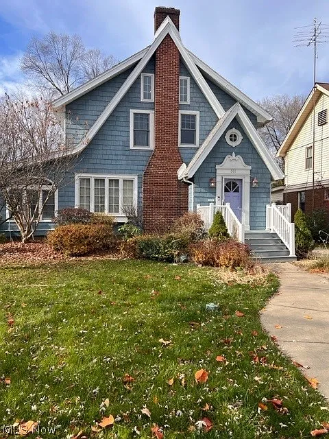 381 Fairmount Ave NE photo 1