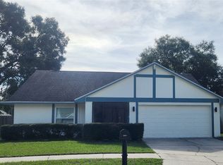 2075 Shadow Pine Dr, Brandon, FL 33511