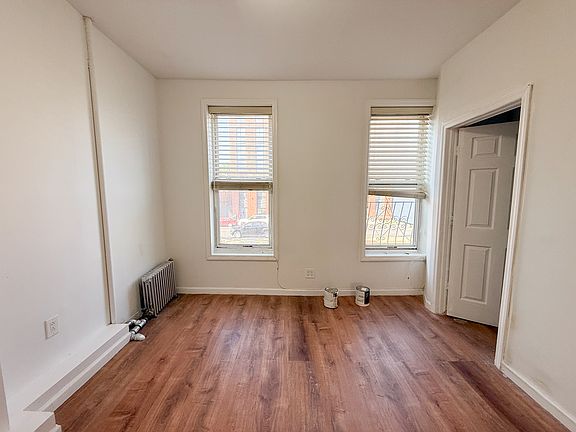 4th image of 952 Atlantic Ave #1