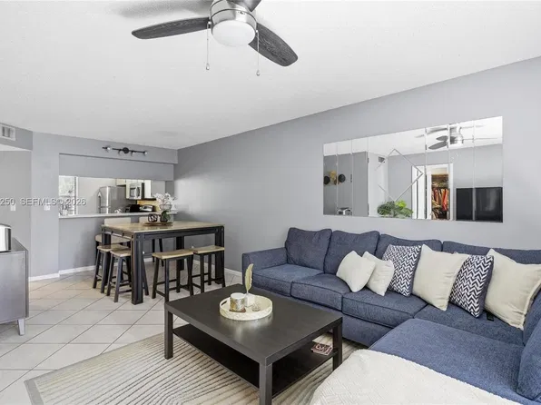 10451 W Broward Blvd APT 209, Plantation, FL 33324