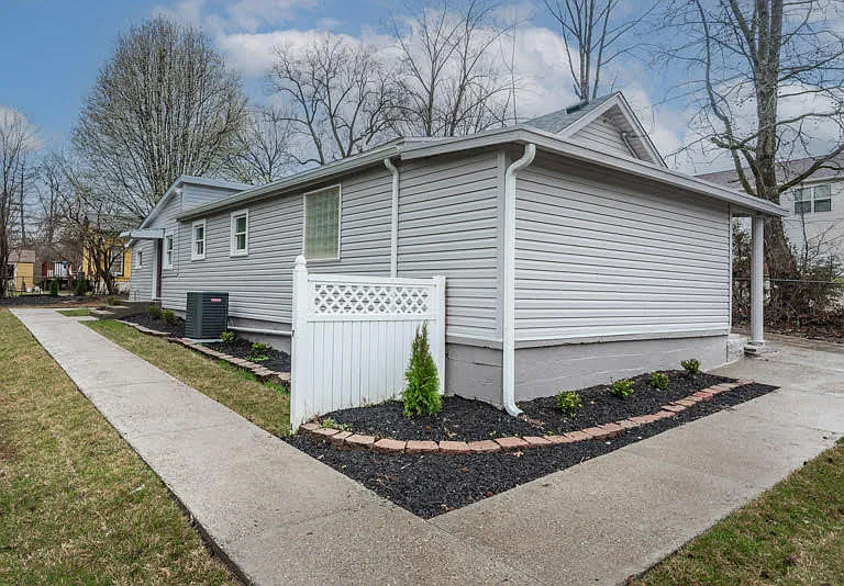 610 Old Harrods Creek Rd — Photo 19