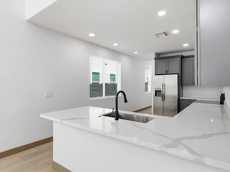 2809 E Trumbull Rd #2 — Photo 6