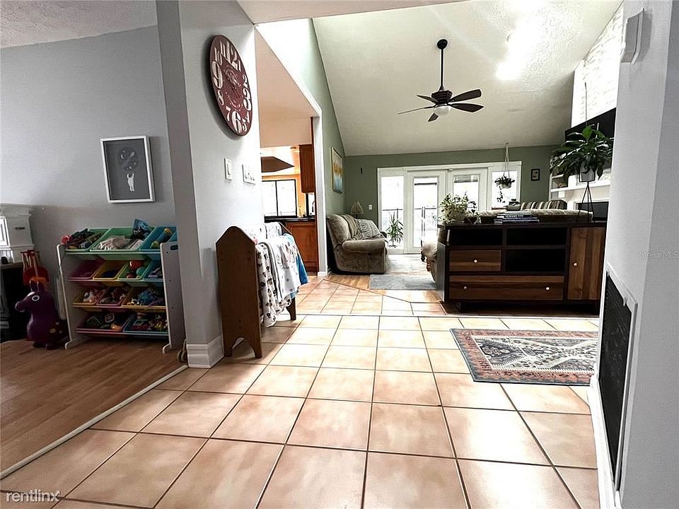 1st image of 15918R Hampton Village Dr
