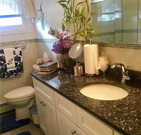4th image of 2042 Seaford Ave