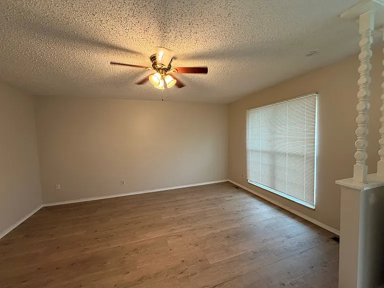 8908 Saint Louis Ave — Photo 19