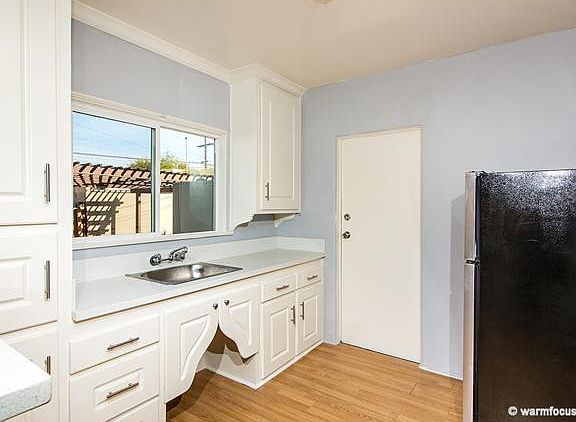 3rd image of 3586 32nd St