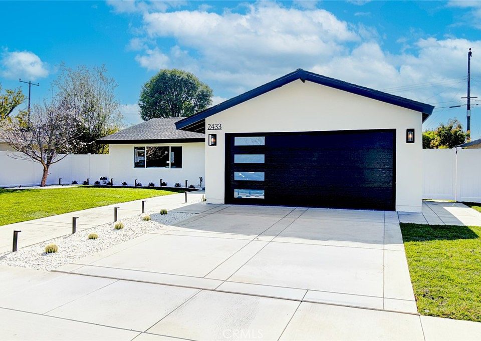 1st image of 2433 Littleton Pl