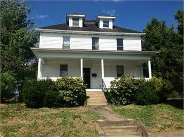 132 Prospect St, Spencer, WV 25276