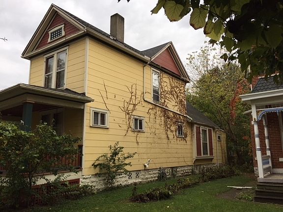 2nd image of 33 McDaniel St