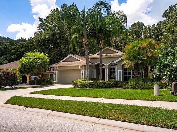 3rd image of 12240 Woodlands Cir