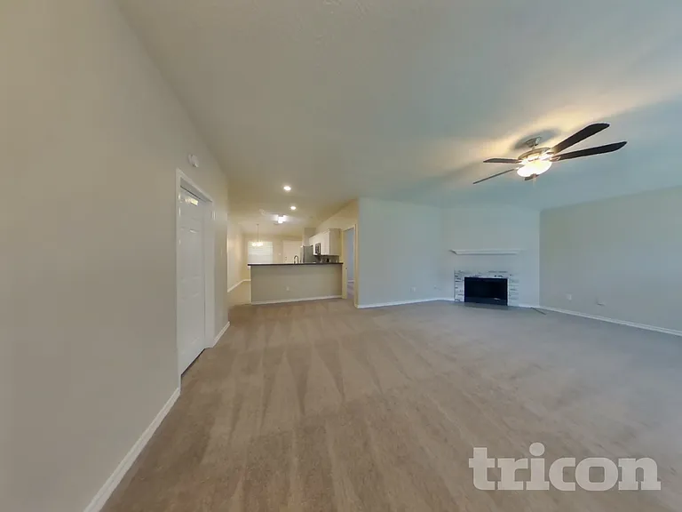 25402 Holyoke Ln — Photo 3