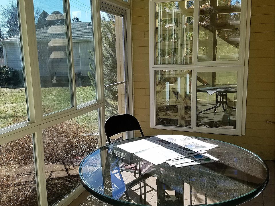 2nd image of 610 S Clinton St APT 2A