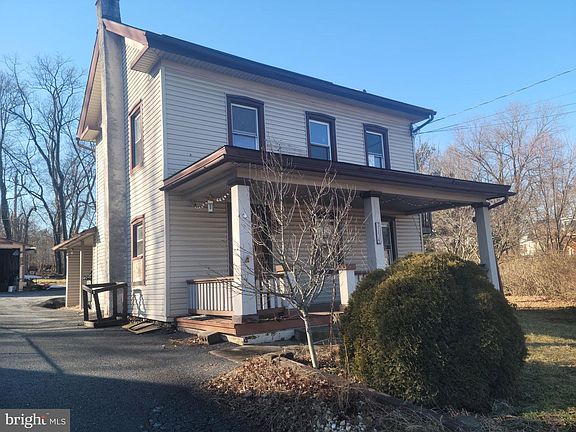 2nd image of 1154 E Main St