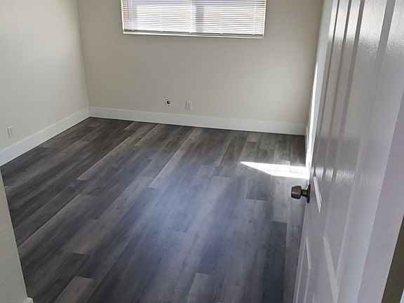 4th image of 949 Grant St #B