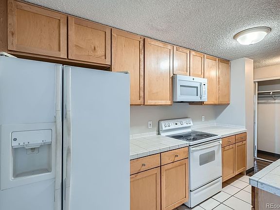 5th image of 2225 Buchtel Boulevard #1003