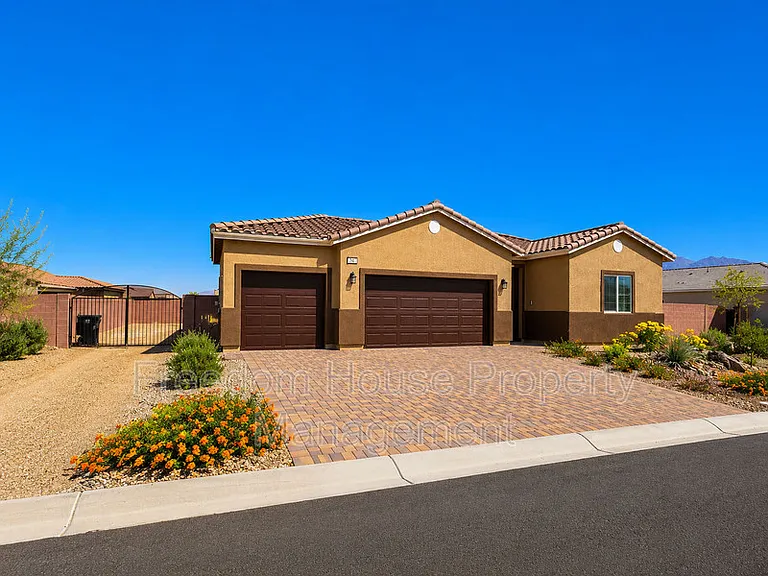 56 Pioneer Range Ave — Photo 1