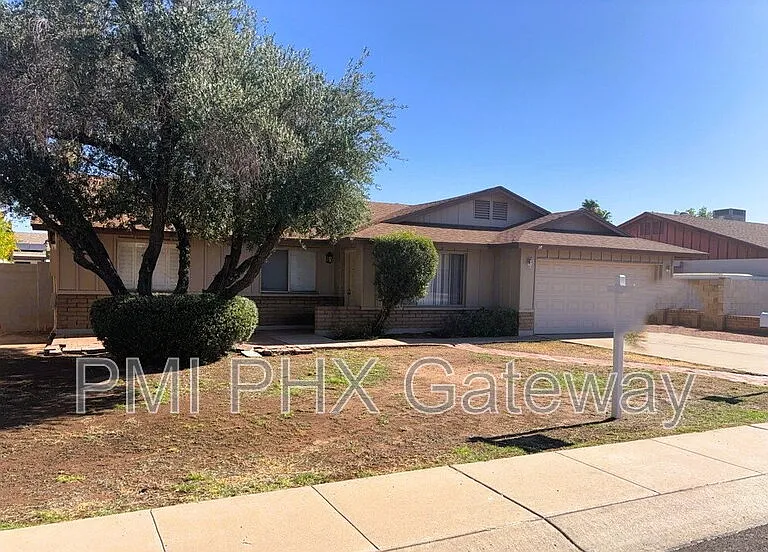 2140 E Gemini Dr — Photo 2