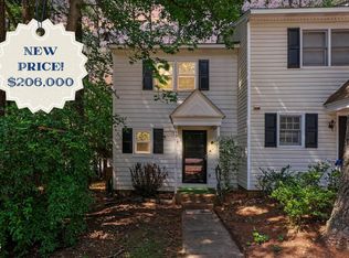 913 Hearthridge Ct APT A, Raleigh, NC 27609