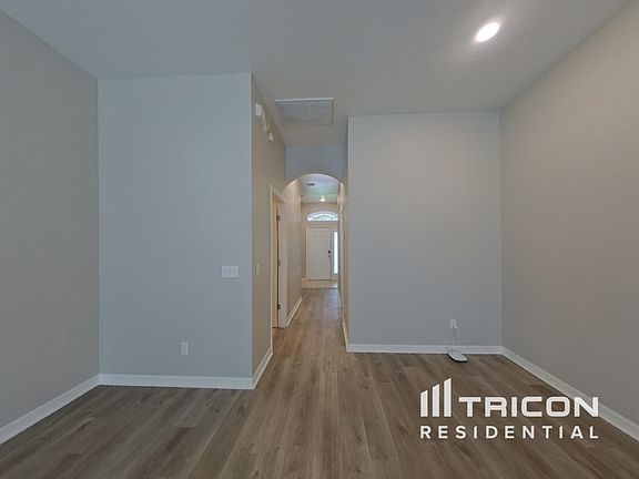 4th image of 102 Citrus Landing Dr
