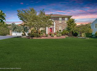 13 Empress Ct, Freehold, NJ 07728