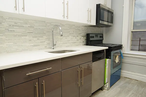 Rented by Norman Raindel, LREB | media 5