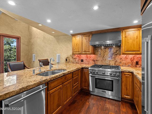 5th image of 7 Katherine Ct