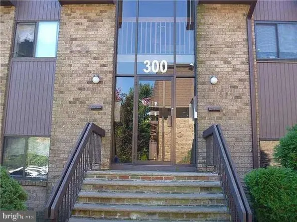 314 Wood Mill Dr, Cranbury, NJ 08512