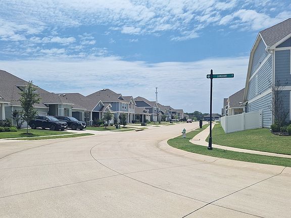 4th image of 9076 Fair Oaks Dr