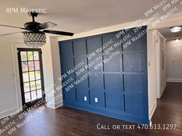 1134 Donnelly Ave SW — Photo 4