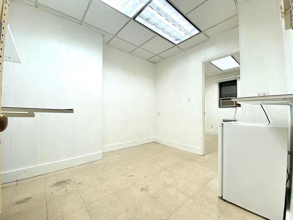 2nd image of 59 Mott St #Rs